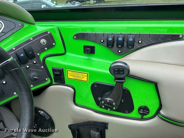 image for item OG9295 2020 Sanger V237  boat