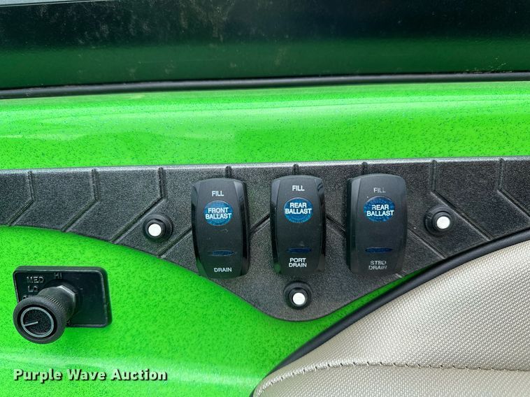 image for item OG9295 2020 Sanger V237  boat