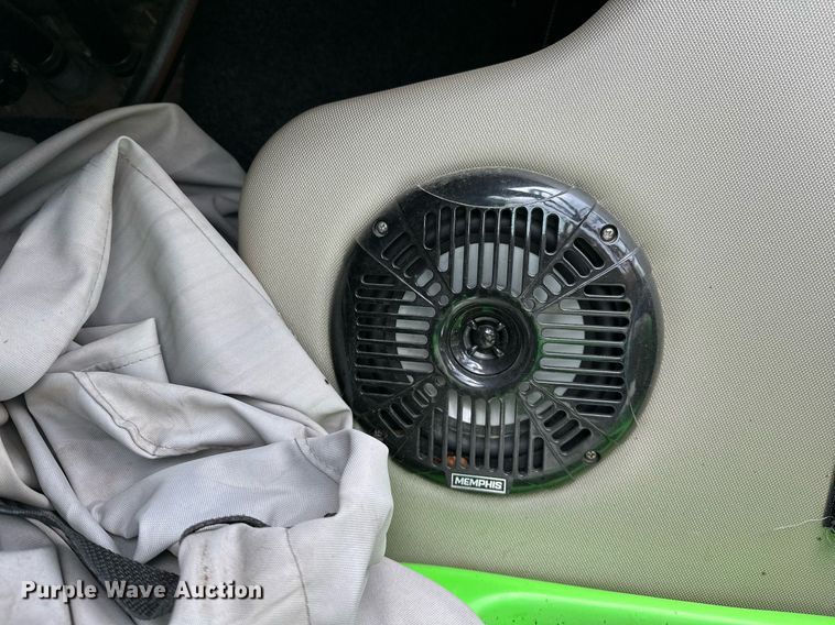 image for item OG9295 2020 Sanger V237  boat