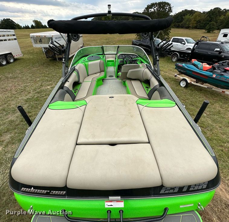 image for item OG9295 2020 Sanger V237  boat