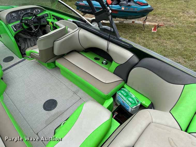 image for item OG9295 2020 Sanger V237  boat