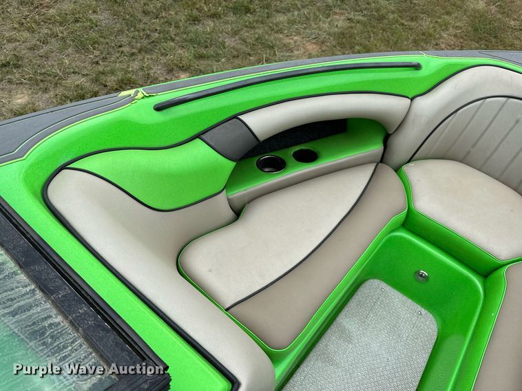 image for item OG9295 2020 Sanger V237  boat