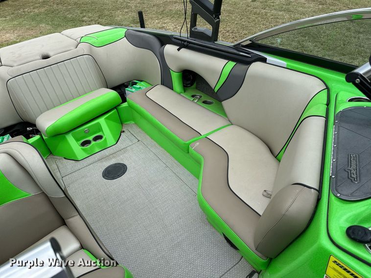 image for item OG9295 2020 Sanger V237  boat