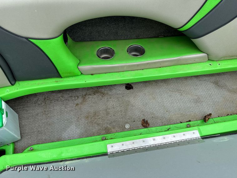 image for item OG9295 2020 Sanger V237  boat