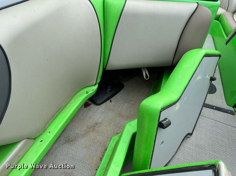 image for item OG9295 2020 Sanger V237  boat