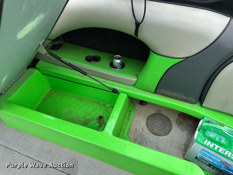 image for item OG9295 2020 Sanger V237  boat