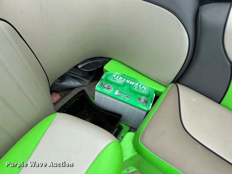 image for item OG9295 2020 Sanger V237  boat