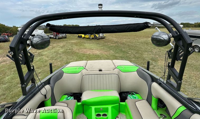 image for item OG9295 2020 Sanger V237  boat