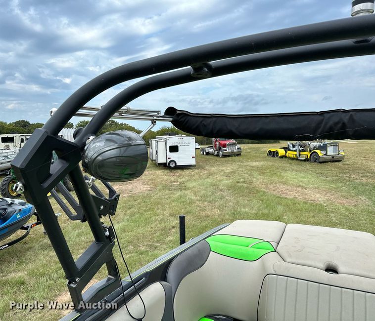 image for item OG9295 2020 Sanger V237  boat