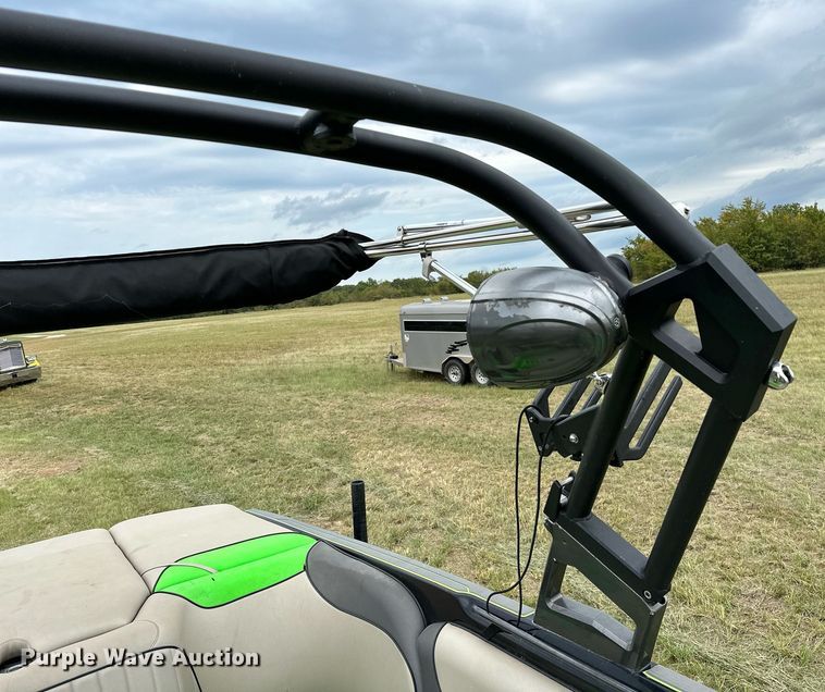 image for item OG9295 2020 Sanger V237  boat