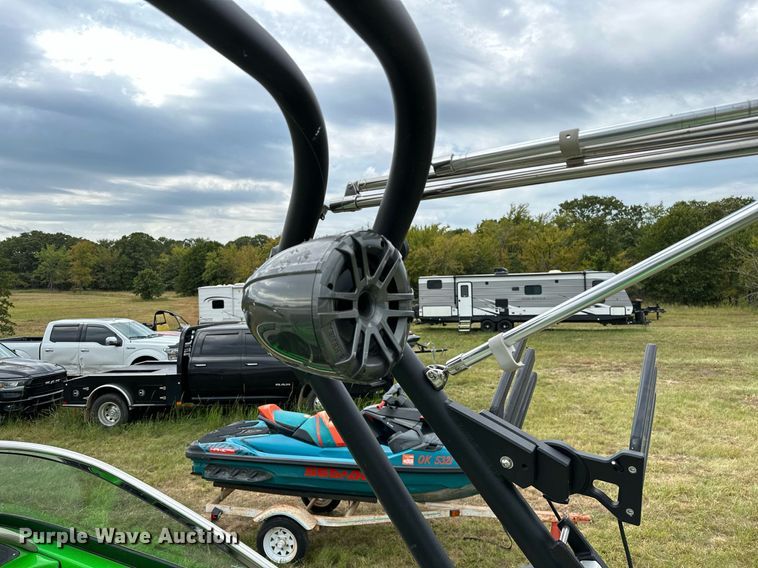 image for item OG9295 2020 Sanger V237  boat