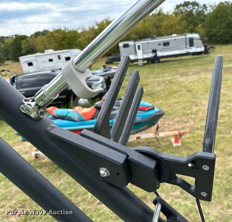 image for item OG9295 2020 Sanger V237  boat