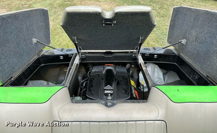 image for item OG9295 2020 Sanger V237  boat