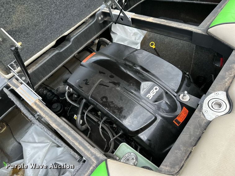 image for item OG9295 2020 Sanger V237  boat