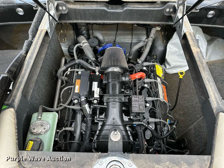 image for item OG9295 2020 Sanger V237  boat