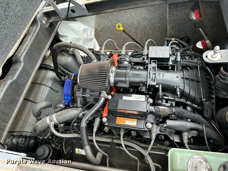 image for item OG9295 2020 Sanger V237  boat