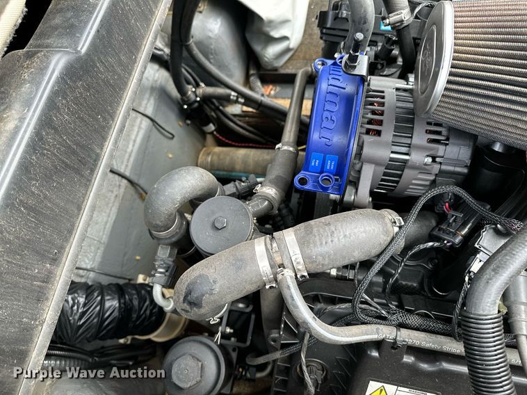 image for item OG9295 2020 Sanger V237  boat