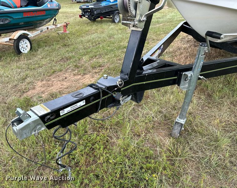 image for item OG9295 2020 Sanger V237  boat