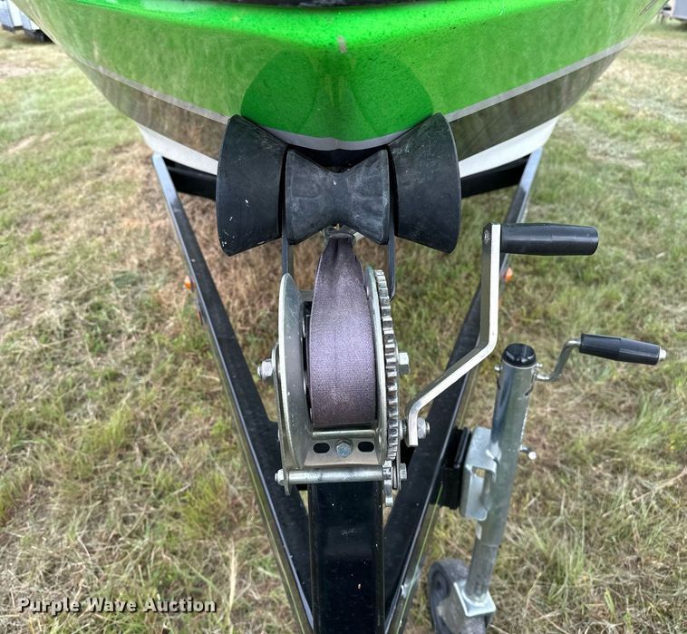 image for item OG9295 2020 Sanger V237  boat