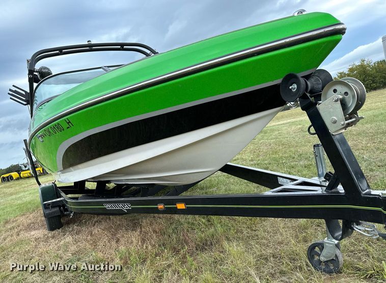 image for item OG9295 2020 Sanger V237  boat