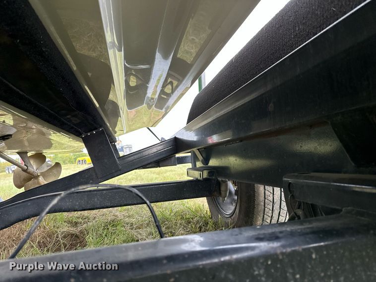 image for item OG9295 2020 Sanger V237  boat