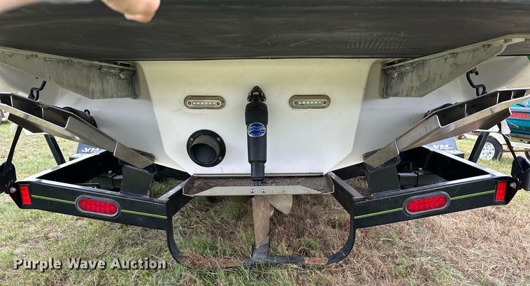 image for item OG9295 2020 Sanger V237  boat