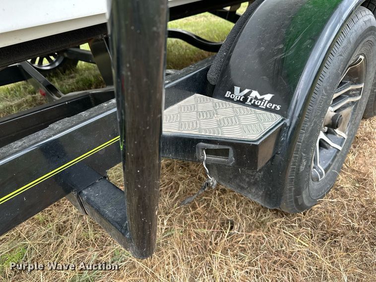 image for item OG9295 2020 Sanger V237  boat