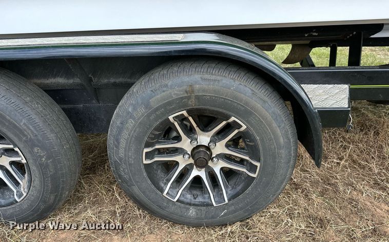 image for item OG9295 2020 Sanger V237  boat