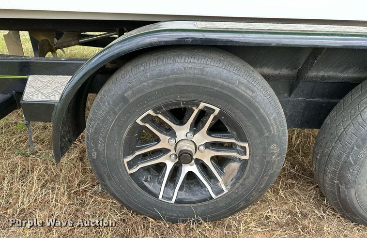 image for item OG9295 2020 Sanger V237  boat