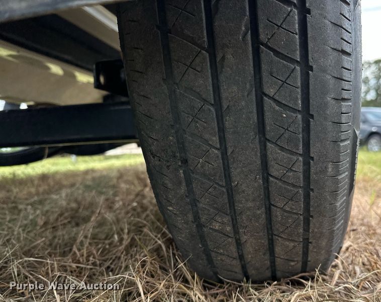 image for item OG9295 2020 Sanger V237  boat