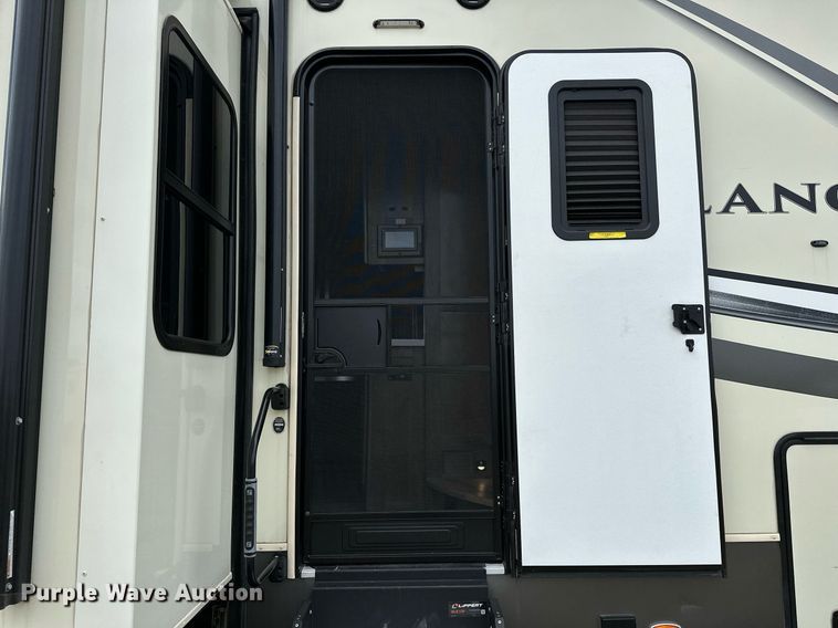 image for item OG9296 2022 Vanleigh Vilano  RV