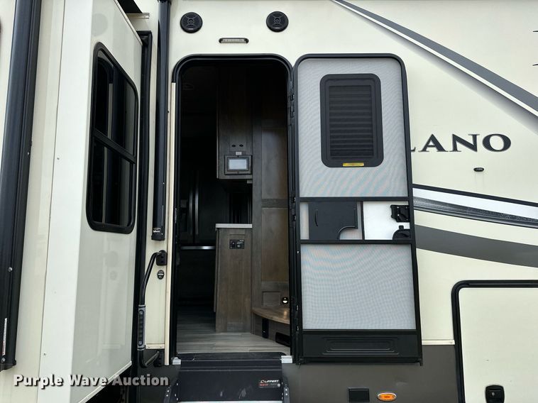 image for item OG9296 2022 Vanleigh Vilano  RV