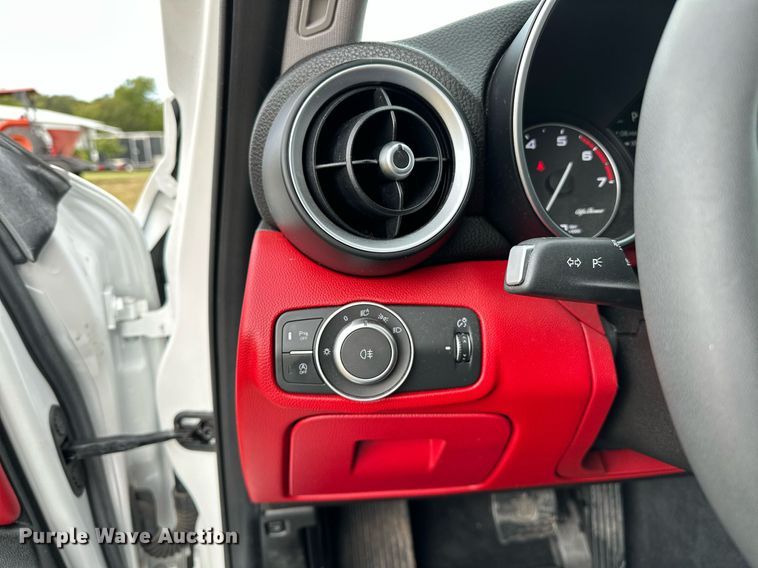 image for item OG9297 2018 Alfa Romeo Giulia