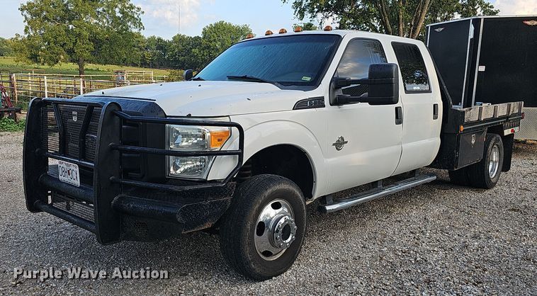 image for item OG9420 2011 Ford F350 Super Duty  Crew Cab flatbed truck