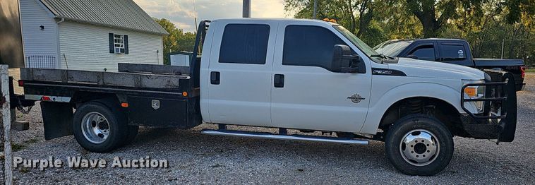image for item OG9420 2011 Ford F350 Super Duty  Crew Cab flatbed truck