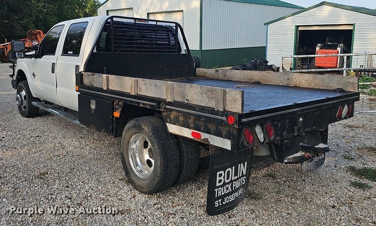 image for item OG9420 2011 Ford F350 Super Duty  Crew Cab flatbed truck