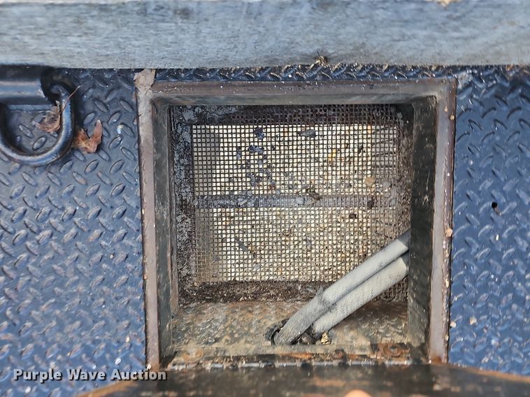 image for item OG9420 2011 Ford F350 Super Duty  Crew Cab flatbed truck