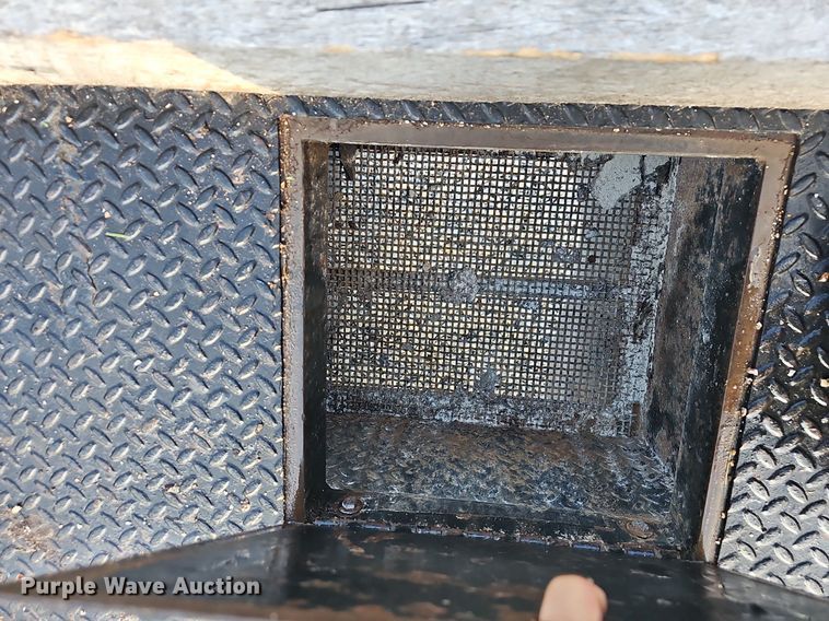 image for item OG9420 2011 Ford F350 Super Duty  Crew Cab flatbed truck