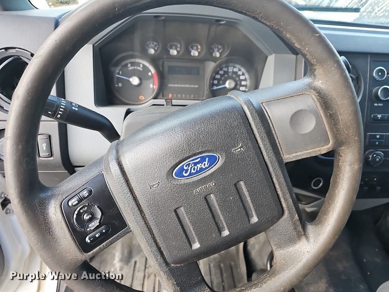 image for item OG9420 2011 Ford F350 Super Duty  Crew Cab flatbed truck