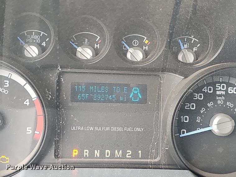 image for item OG9420 2011 Ford F350 Super Duty  Crew Cab flatbed truck