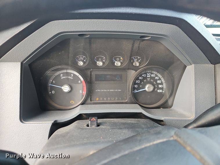 image for item OG9420 2011 Ford F350 Super Duty  Crew Cab flatbed truck