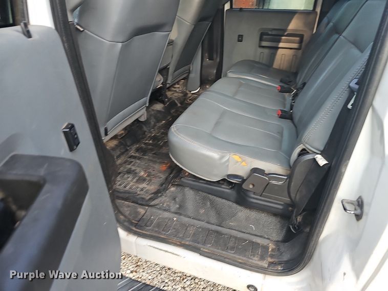 image for item OG9420 2011 Ford F350 Super Duty  Crew Cab flatbed truck