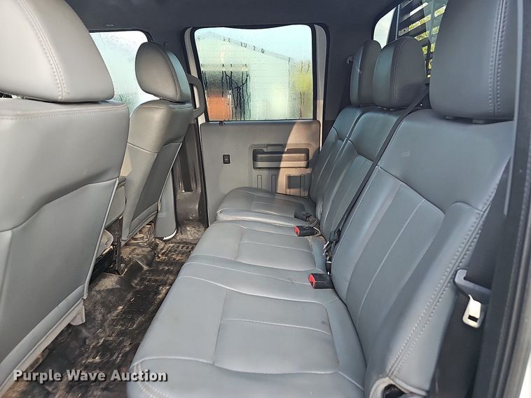 image for item OG9420 2011 Ford F350 Super Duty  Crew Cab flatbed truck