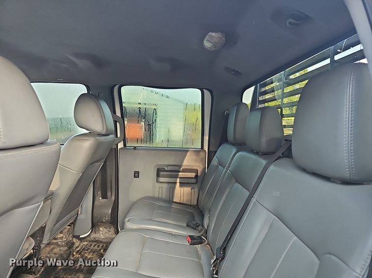 image for item OG9420 2011 Ford F350 Super Duty  Crew Cab flatbed truck