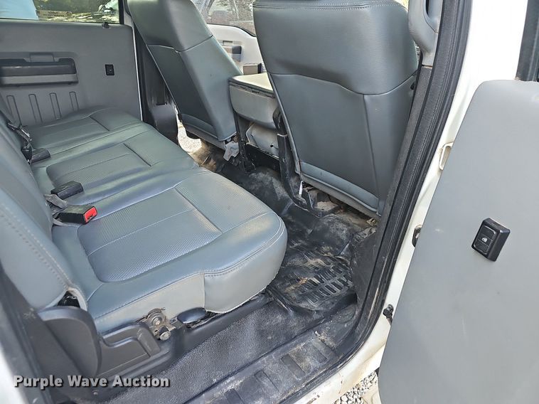 image for item OG9420 2011 Ford F350 Super Duty  Crew Cab flatbed truck