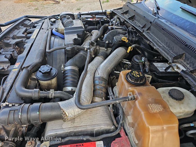 image for item OG9420 2011 Ford F350 Super Duty  Crew Cab flatbed truck