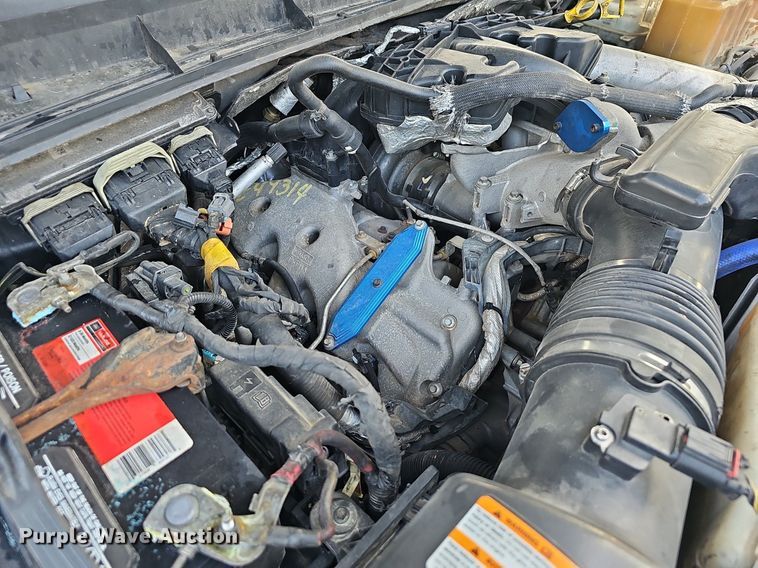 image for item OG9420 2011 Ford F350 Super Duty  Crew Cab flatbed truck