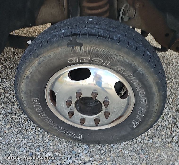 image for item OG9420 2011 Ford F350 Super Duty  Crew Cab flatbed truck