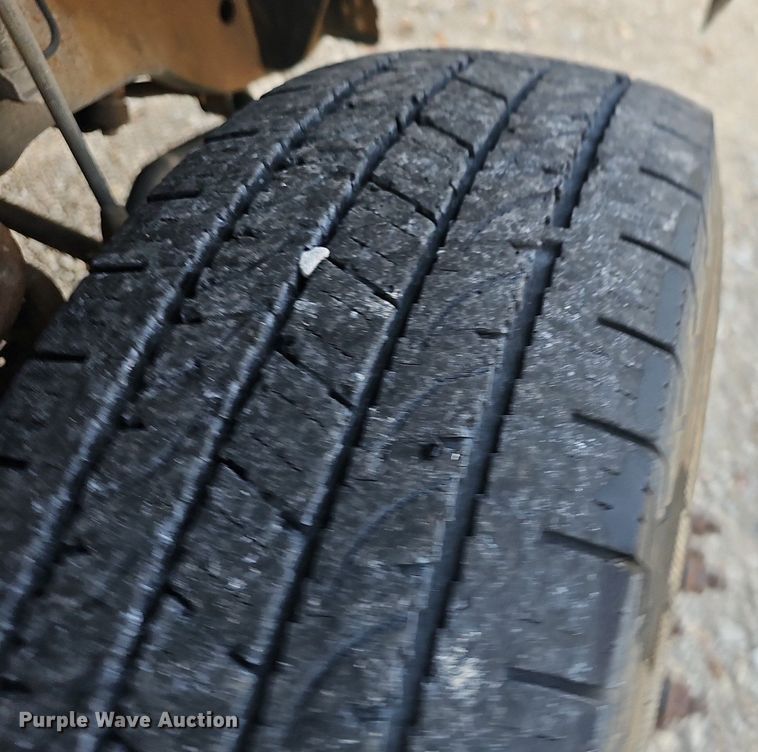 image for item OG9420 2011 Ford F350 Super Duty  Crew Cab flatbed truck