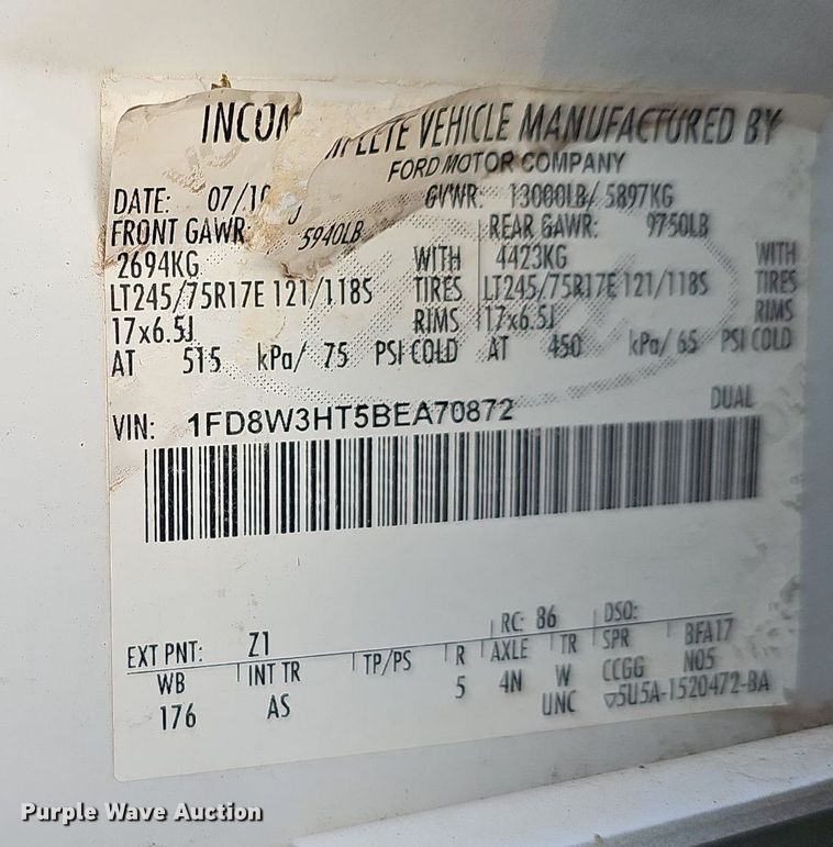 image for item OG9420 2011 Ford F350 Super Duty  Crew Cab flatbed truck